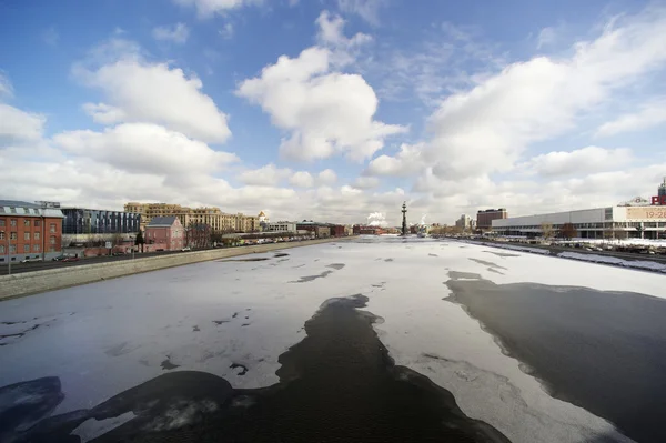 Moskova Nehri. anıt büyük peter. Moskova. Rusya — Stok fotoğraf