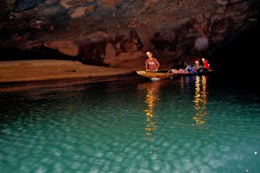 kireçtaşı Mağarası, laos