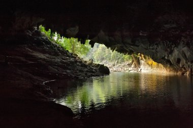 kireçtaşı Mağarası, laos