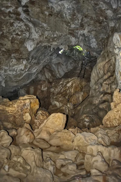 Caverna de calcário, Laos — Fotografia de Stock