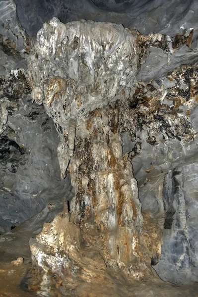 Grotta calcarea, Laos — Foto Stock