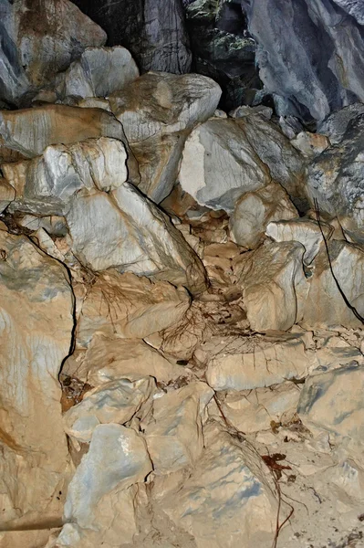 Kalksteen grot, laos — Stockfoto
