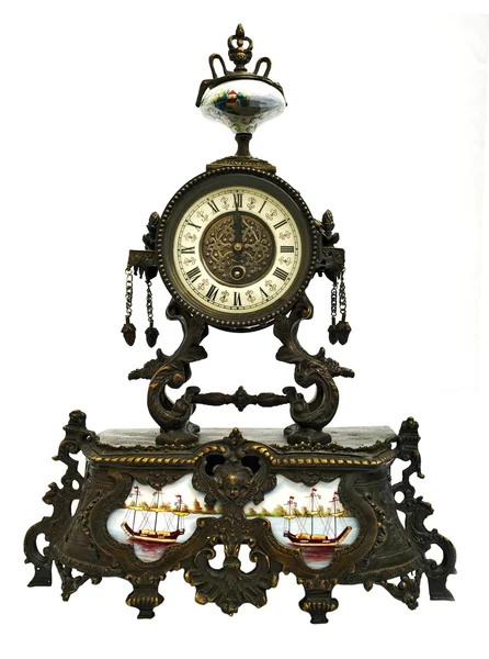 Ancienne horloge antique isolée sur blanc — Photo