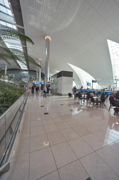 Dubai Uluslararası Havaalanı'na — Stok fotoğraf