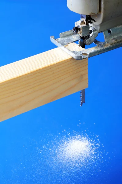 Jigsaw snijden hout — Stockfoto