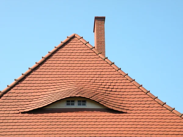 Dach i okna — Zdjęcie stockowe
