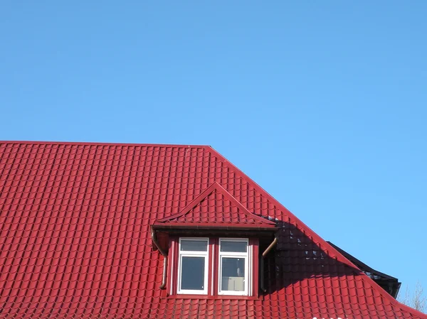 Dach i okna — Zdjęcie stockowe