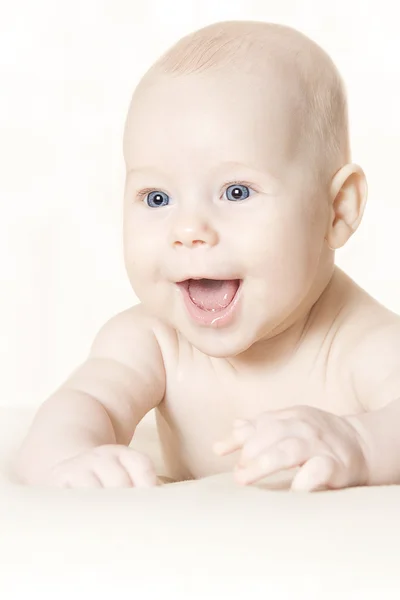Gelukkig actieve baby — Stockfoto