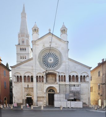 Modena katedral dışında