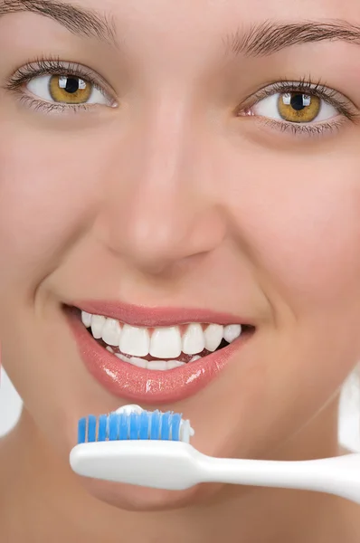 Cepillarse los dientes — Foto de Stock