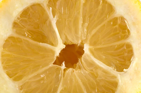 Hälften av mogen citron. — Stockfoto