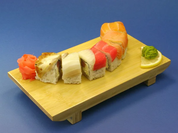 Sushi s lososem a úhoř — Stock fotografie