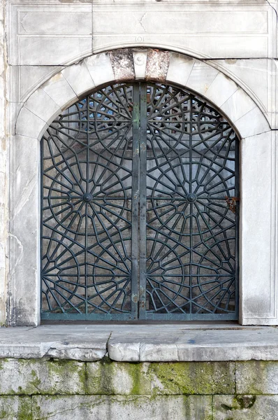 Moskee venster — Stockfoto