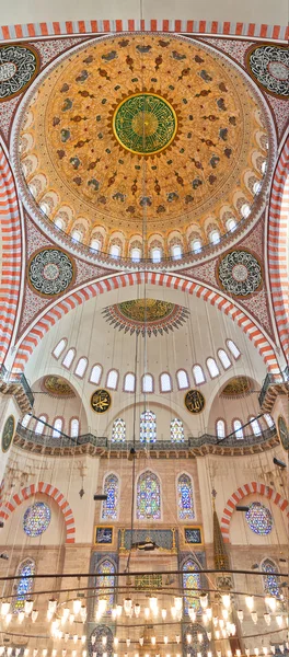 Kanuni Sultan Süleyman Camii iç 02 — Stok fotoğraf