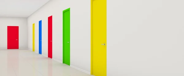 Коридор з кольоровими дверима — стокове фото