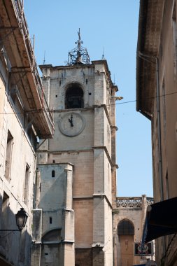 Kilise Adası de la sorgue içinde