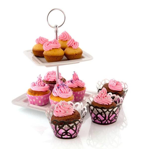 Många cupcakes på tårtlager — Stockfoto