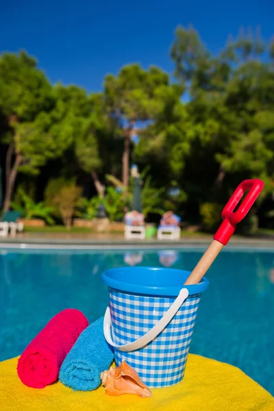 Vacation at swimming pool — Stock Photo, Image