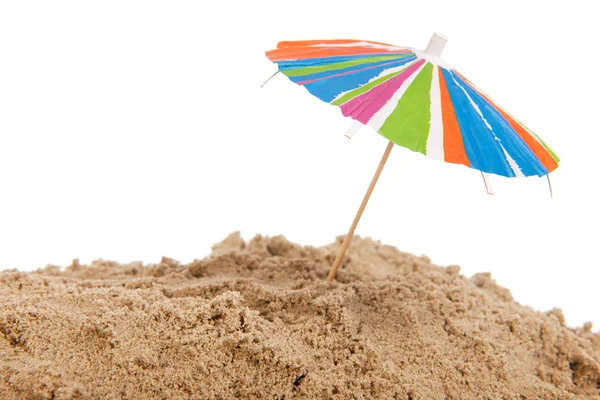 Sombrilla colorida en la playa — Foto de Stock