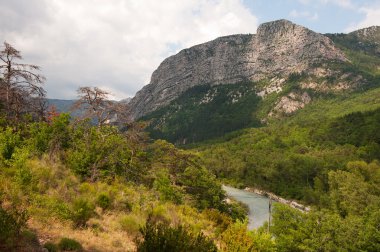 haute Provence yüksek kayalar