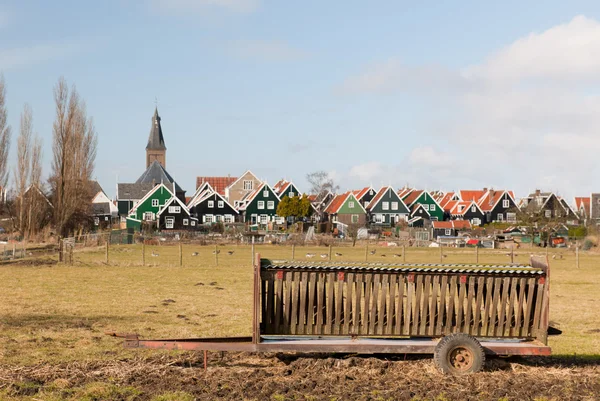 Farmers wagon in typical Dutch landscape — Stock Photo, Image