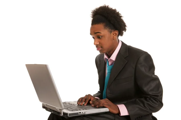Μαύρο επιχειρηματίας με laptop — Φωτογραφία Αρχείου