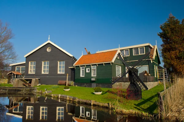 Hollandalı su pompa istasyonu — Stok fotoğraf