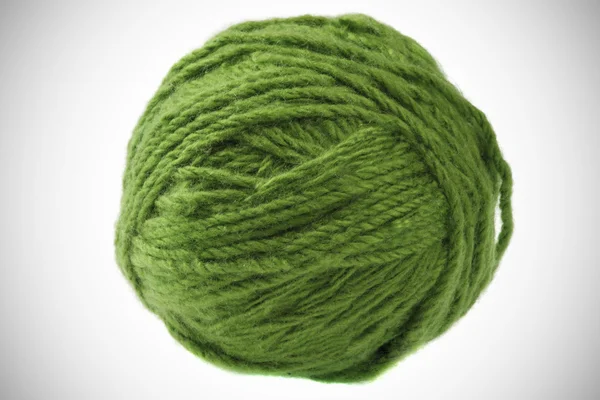 Knäuel aus chartreuse grünem Garn — Stockfoto