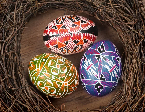 Фарбовані яйця — стокове фото