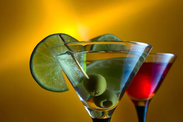Cocktail with lime. — Stock Photo, Image