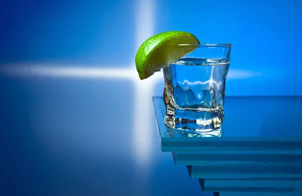 Gin och limejuice. — Stockfoto