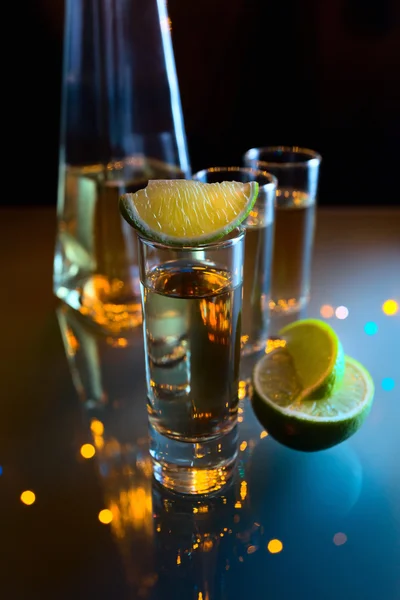 Tequila i limonka. — Zdjęcie stockowe