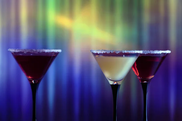 Drei Gläser mit Cocktail . — Stockfoto