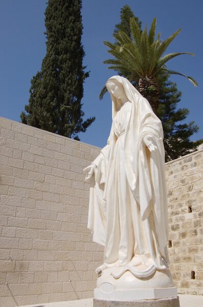 statue of Virgin Maria