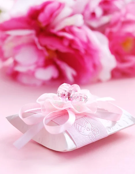 Coffret cadeau rose avec sucette — Photo