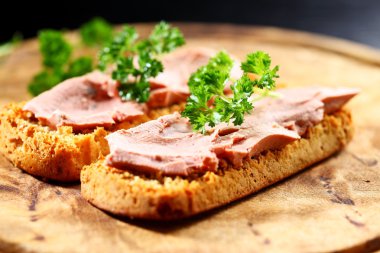 Bruschetta karaciğer pate