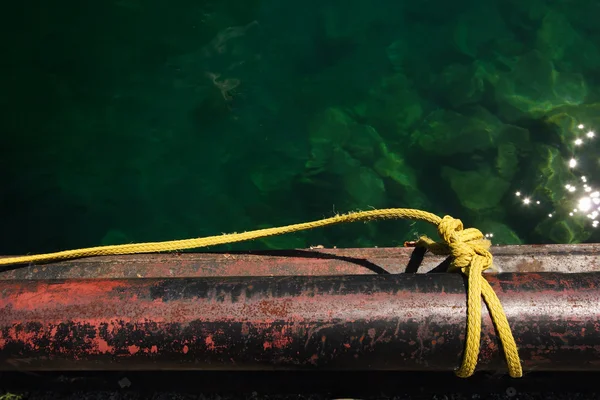 Rope and water — Stock Photo, Image