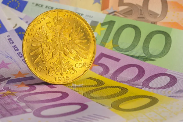 Золото та євро — стокове фото