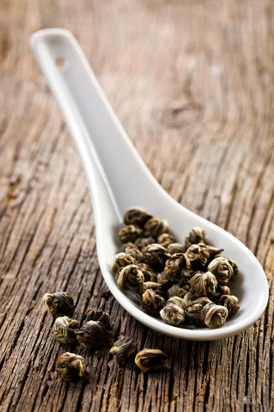 Száraz levelek, zöld tea — Stock Fotó
