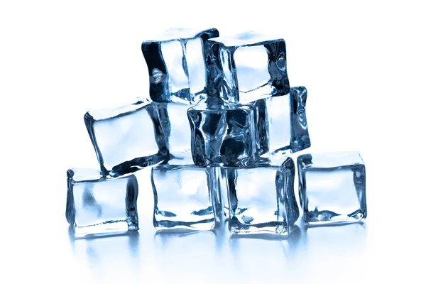 Куча кубиков льда — стоковое фото