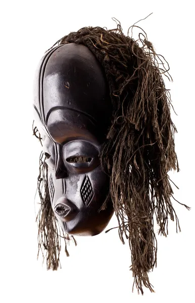 Maschera tribale vista laterale su sfondo bianco — Foto Stock