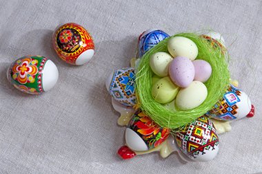 çok renkli Paskalya yumurtaları