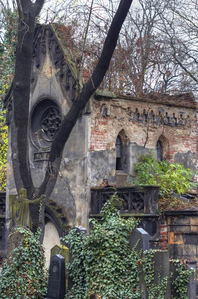 Старий кладовище — стокове фото