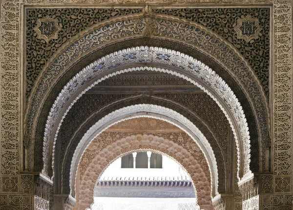 Alhambra łuki — Zdjęcie stockowe