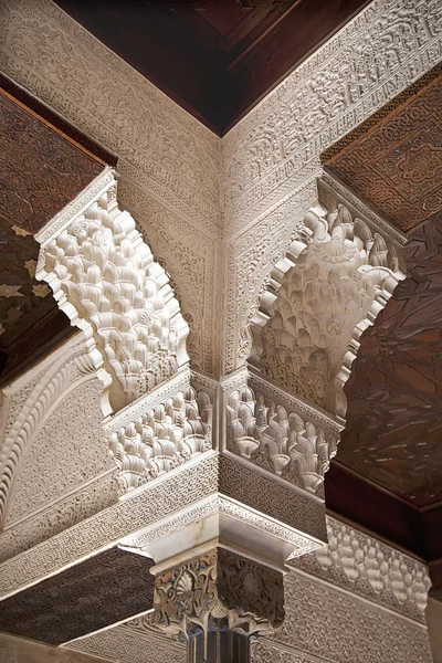 Alhambra kolom detail — Stockfoto