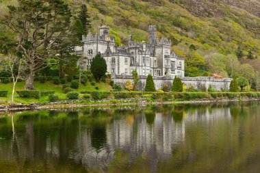 connemara dağlarda Kylemore Manastırı