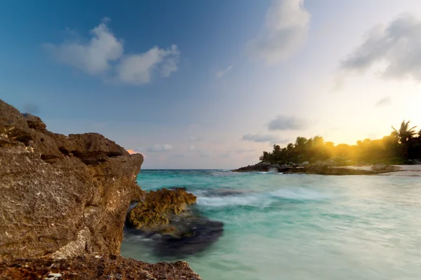 Úžasný západ slunce v Karibském moři — Stock fotografie