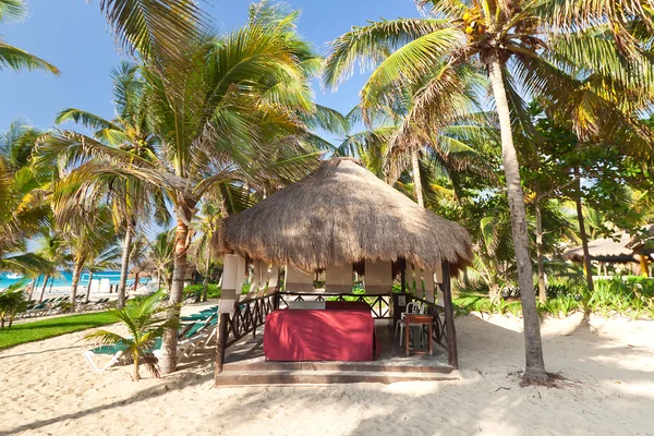 Massage hut at the Caribbean Sea — Stock Photo, Image