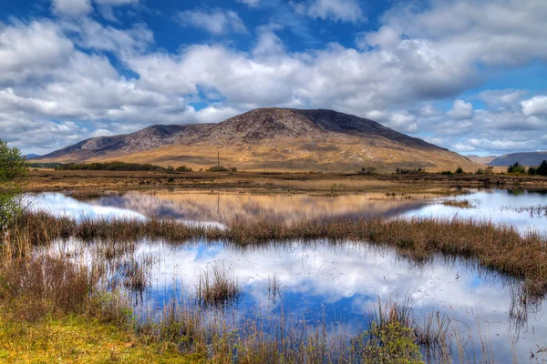 Connemara Berge und Seenlandschaft — Stockfoto