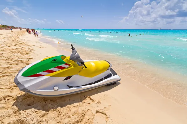 Jet ski on the Caribbean beach — Stock Photo, Image